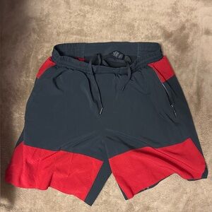 Lululemon Shorts - size small